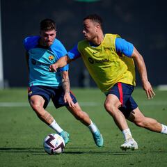 Sergiño Dest busca su revancha con el Barcelona de Xavi