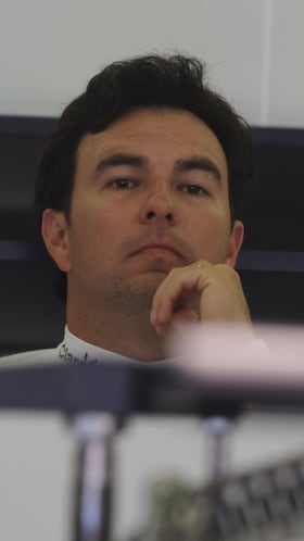 SAKHIR (BARÉIN), 18/02/2026.- El piloto mexicano de F1 Sergio Pérez durante los segundos ensayos de Baréin, este miércoles en el circuito de Sakhir. EFE/RV Racingpress/Lukas Gorys SOLO USO EDITORIAL/SOLO DISPONIBLE PARA ILUSTRAR LA NOTICIA QUE ACOMPAÑA (CRÉDITO OBLIGATORIO)