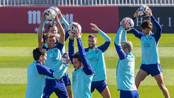 La plantilla del Atlético entrena en el Cerro antes del Espanyol.