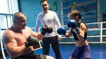 Se asegura que la niña es la nueva Ronda Rousey, pues a la corta edad de ocho años ya lograba dar 100 golpes por minuto, incluso Dana White la considera la revolución de la UFC.