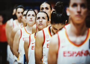 La Seleccin femenina se colg el oro en el Eurobasket de Belgrado en 2019, pero no tena garantizada su presencia en los Juegos de Tokio. Slo tenan su billete Estados Unidos (campeona en el Mundial de Tenerife de 2018) y Japn (anfitriona). Cuatro Preolmpicos daran las otras diez plazas disponibles. Belgrado acogi el de Espa?a, despus de que se tuviera que buscar una nueva sede a toda prisa porque en principio iba a celebrarse en China, azotada ya a principios de a?o por el coronavirus. La Seleccin deba quedar entre las tres primeras en un grupo de cuatro. Espa?a arroll a Corea del Sur (83-46) y cay ante China (62-64), aunque antes de su ltimo enfrentamiento ante Gran Breta?a (victoria por 79-69), ya eran olmpicas gracias al triunfo de China frente a Corea del Sur. Un trmite para disputar los quintos Juegos de su historia (Barcelona 92, Atenas 2004, Pekn 2008 y Ro 2016).