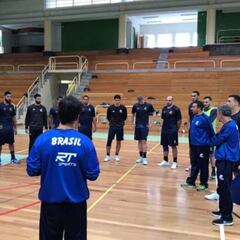 Brasil, primer rival de los Hispanos, con cinco positivos