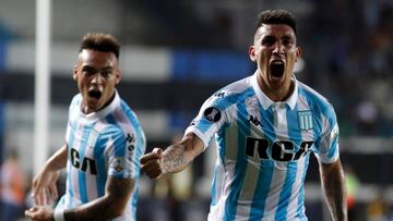 Racing brilló y se quedó con el liderato del Grupo E