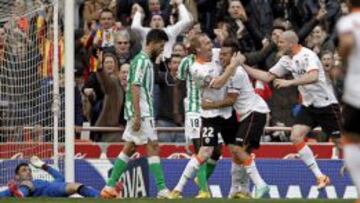 Manita del Valencia que asfixia más al Betis de Calderón