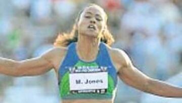 <b>CAMPEONA. </b>Marion Jones, imponiéndose ayer en Indianápolis.