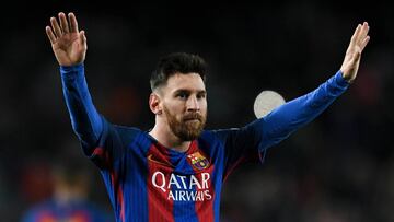 BARCELONA, SPAIN - DECEMBER 18: Lionel Messi of FC Barcelona celebrates after scoring his team's fourth goal during the La Liga match between FC Barcelona and RCD Espanyol at the Camp Nou stadium on December 18, 2016 in Barcelona, Spain. (Photo by David Ramos/Getty Images)