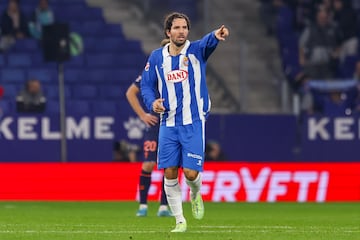 El defensa del Espanyol le dio una bola de oxígeno a Manolo González con su gol. Es el líder de la zaga. 