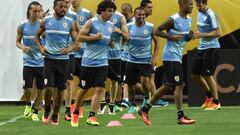 Uruguayan players practice during a training session at University of Phoenix Stadium in Glendale, Arizona on June 04, 2016. 