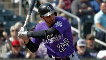 Con el sonorense Roberto Ramos como la figura del encuentro, los Diamondacks fueron apabullados por unos imponentes Rockies.