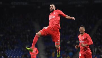 Benzema celebra el tercer gol del Madrid ante el Espanyol, segundo de su cuenta particular.