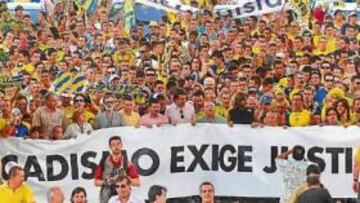 <b>APOYO MASIVO. </b>Los aficionados cadistas han demostrado en todo momento que apoyan a la entidad en su reivindicación.