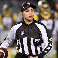 Maia Chaka, la primera oficial afroamericana de la NFL