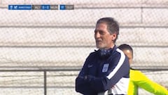 "Que se calme": ¡Mario Salas fue amonestado en un amistoso!