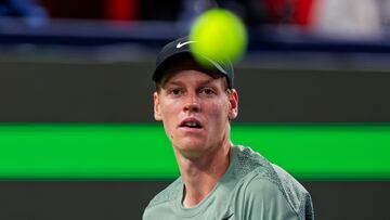 Shanghai (China), 06/10/2024.- Jannik Sinner of Italy in action during his Men's Singles third round match against Tomas Martin Etcheverry of Argentina at the Shanghai Masters tennis tournament in Shanghai, China, 06 October 2024. (Tenis, Italia) EFE/EPA/ALEX PLAVEVSKI