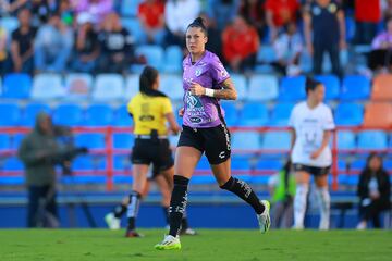 La jugadora de la selección española femenina y reciente campeona del mundo ha reaparecido con su club, el Club de Fútbol Pachuca Femenil de la Primera División Femenil de México. Jenni salió en los últimos minutos de juego siendo recibida con una gran ovación y un gran tifo sobre la portería.