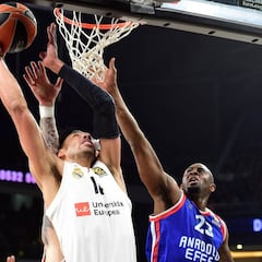 Gustavo Ayón repite como MVP tras la remontada de Estambul