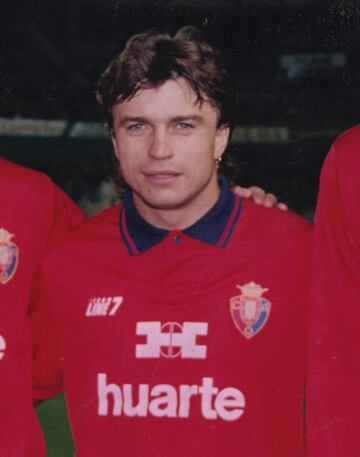 Jug¨® con el Osasuna la temporada 1992-93. Defendi¨® los colores del Atleti la temporada 1994-95.