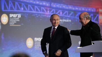 Russian President Vladimir Putin and his Algerian counterpart Abdelmadjid Tebboune attend a session of the St. Petersburg International Economic Forum (SPIEF) in Saint Petersburg, Russia, June 16, 2023. Ramil Sitdikov/Host photo agency RIA Novosti via REUTERS ATTENTION EDITORS - THIS IMAGE WAS PROVIDED BY A THIRD PARTY. MANDATORY CREDIT.