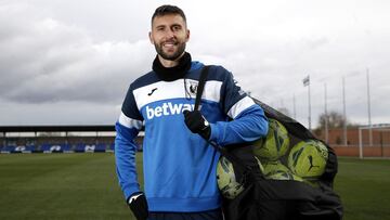 Borja Bast&oacute;n: &ldquo;Firmo no marcar de aqu&iacute; a final, pero ascender&rdquo;
 