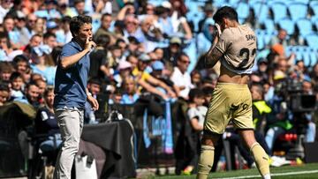 VIGO, SPAIN - APRIL 02: Head coach, Rubi of UD Almeria gives instructions to his player Samuel Costa during the LaLiga Santander match between RC Celta and UD Almeria at Estadio Balaidos on April 2, 2023 in Vigo, Spain. (Photo by Octavio Passos/Getty Images)