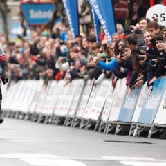 Schachmann logra el triplete y es candidato a ganar la txapela