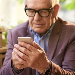 Telefónica regalará celulares a adultos mayores: ¿Cómo podrás conseguir uno?