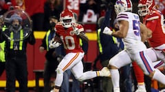 How much is Tyreek Hill's new Dolphins contract worth?