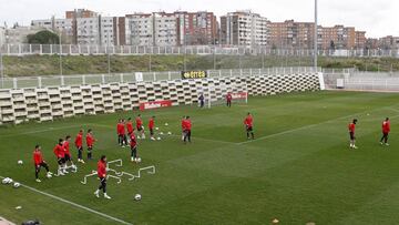 Panor&aacute;mica de un entrenamiento en la Ciudad Deportiva del Rayo.