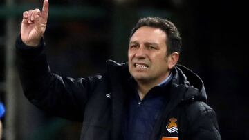 El entrenador de la Real Sociedad, Eusebio Sacrist&aacute;n, durante el partido de la jornada 27&ordf; de Liga Santander de f&uacute;tbol disputado hoy frente al Alav&eacute;s en el estadio de Anoeta de San Sebasti&aacute;n (Guip&uacute;zcoa). 