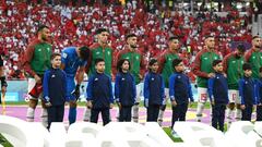 Lo nunca visto: Bono cantó el himno y luego, desapareció