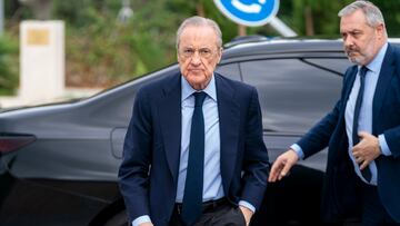 El presidente del Real Madrid, Florentino Pérez, en el tanatorio de Pozuelo de Alcorcón.
