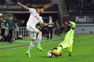 Kyle Walker: Barcelona linked with Tottenham Hotspur man