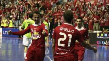 ElPozo celebra un gol.