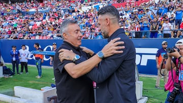 Domenec Torrent head coach of SanLuis and Martin Demichelis head coach of Monterrey during the 11th round match between Atletico San Luis and Monterrey as part of the Liga BBVA MX, Torneo Apertura 2024 at Alfonso Lastras Stadium on October 05, 2024 in San Luis Potosi, Mexico.