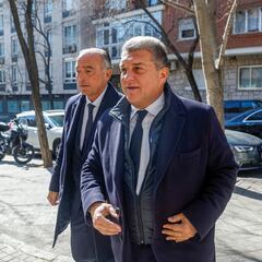Laporta: “Me estoy planteando renovar a Xavi”
