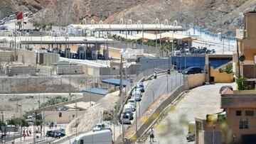 Colas de coches en la frontera de Espa?a con Marruecos en Ceuta