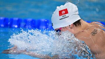 Haughey, la campeona del mundo que aprende a tirarse a la piscina