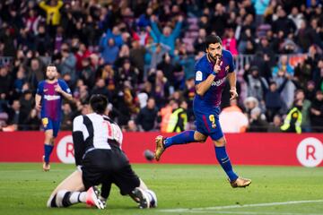 Luis Suárez scores the second goal of the game.