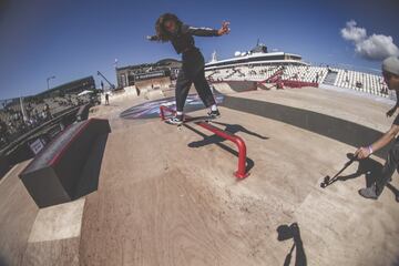 Virgínia Cavalcante Fortes Aguas fue la gran sorpresa de O Marisquiño 2021 en la categoría femenina de la World Cup Skateboarding. La joven skater brasileña apareció sin hacer mucho ruido y se acabó imponiendo a la abanderada neerlandesa Keet Oldenbeuving y a la española Natalia Muñoz. Mostrando mucho estilo sobre la tabla. 