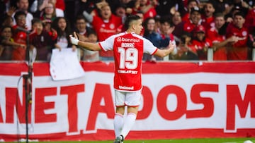 PORTO ALEGRE, BRAZIL - SEPTEMBER 16: Rafael Borre of Internacional celebrates his goal during the match between Internacional and Cuiabá at Estádio Beira-Rio on September 16, 2024 in Porto Alegre, Brazil. (Photo by Max Peixoto/Eurasia Sport Images/Getty Images)
