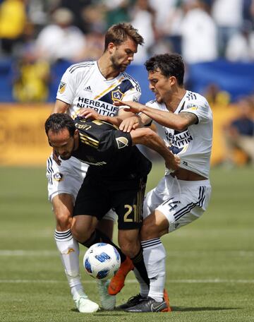 Jorgen Skjelvik, Marco Ureña y Servando Carrasco nos demuestran lo peleado que estuvo este partido de la MLS.