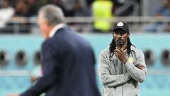 Senegal's coach Aliou Cisse looks on from the touchline during the Qatar 2022 World Cup Group A football match between Ecuador and Senegal at the Khalifa International Stadium in Doha on November 29, 2022. (Photo by Raul ARBOLEDA / AFP)