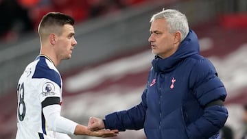 FILE PHOTO: Soccer Football - Premier League - Liverpool v Tottenham Hotspur - Anfield, Liverpool, Britain - December 16, 2020 Tottenham Hotspur&#039;s Giovani Lo Celso is substituted off as Tottenham Hotspur manager Jose Mourinho looks on Pool via REUTER