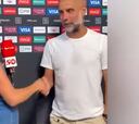 ¿Falta de profesionalismo? La reacción de esta periodista tras dar la mano a Guardiola que es viral