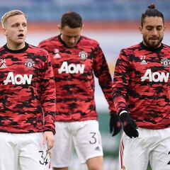 Van de Beek se queda solo