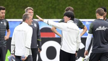 CON DUDAS. Löw no tiene claro con qué futbolistas jugará en defensa contra Ucrania.