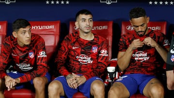 Correa y Cunha en el banquillo del Atlético.