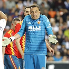 Angulo, Kily y Piojo llevaron la voz cantante en el bus