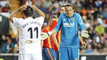César le paró el penalti a Juan Sánchez.