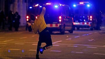 Bartomeu condena la violencia en las protestas en Cataluña